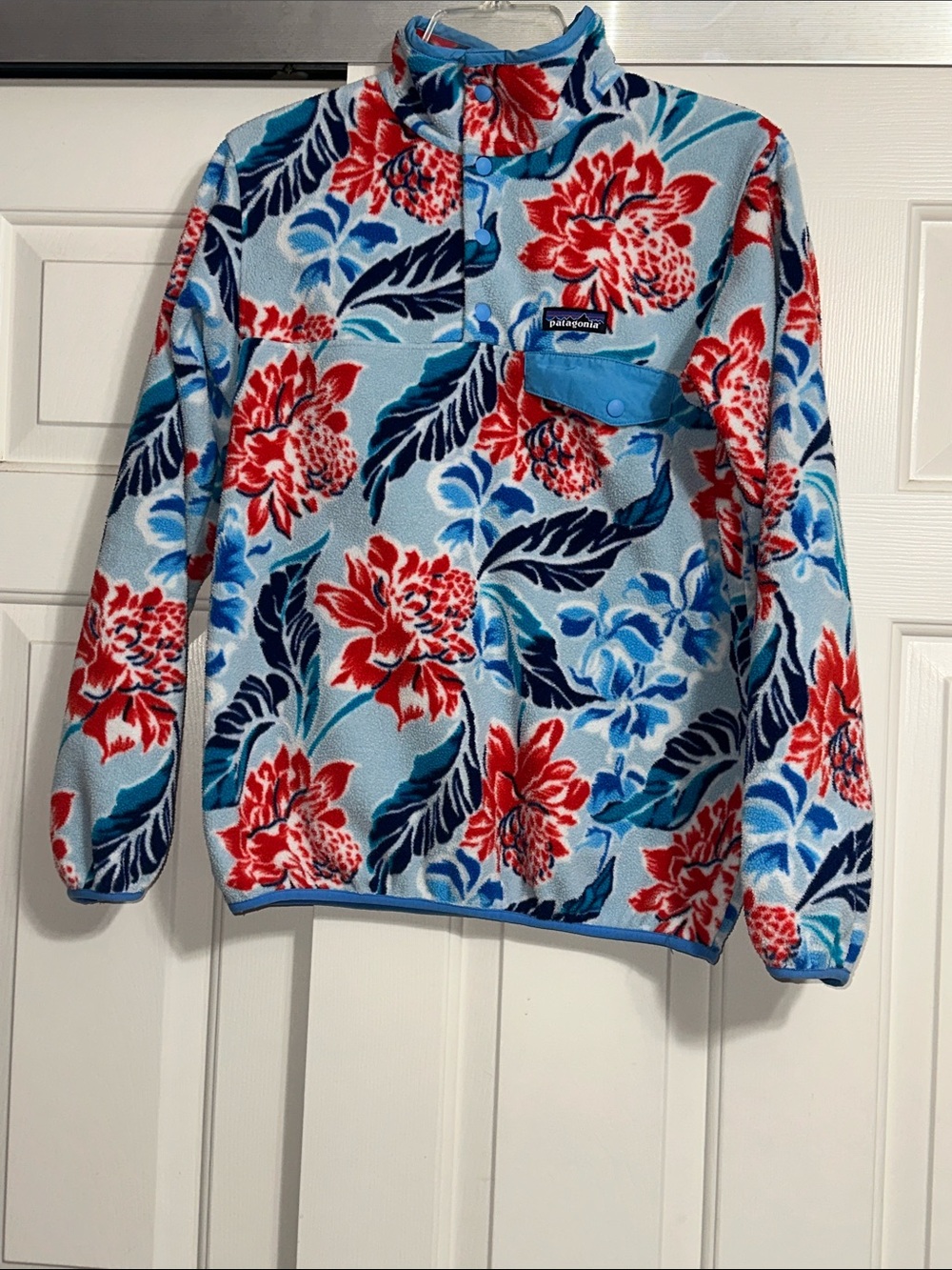 Patagonia Synchilla Womens Floral Snap-T Fleece Jacket in Light Blue & Red